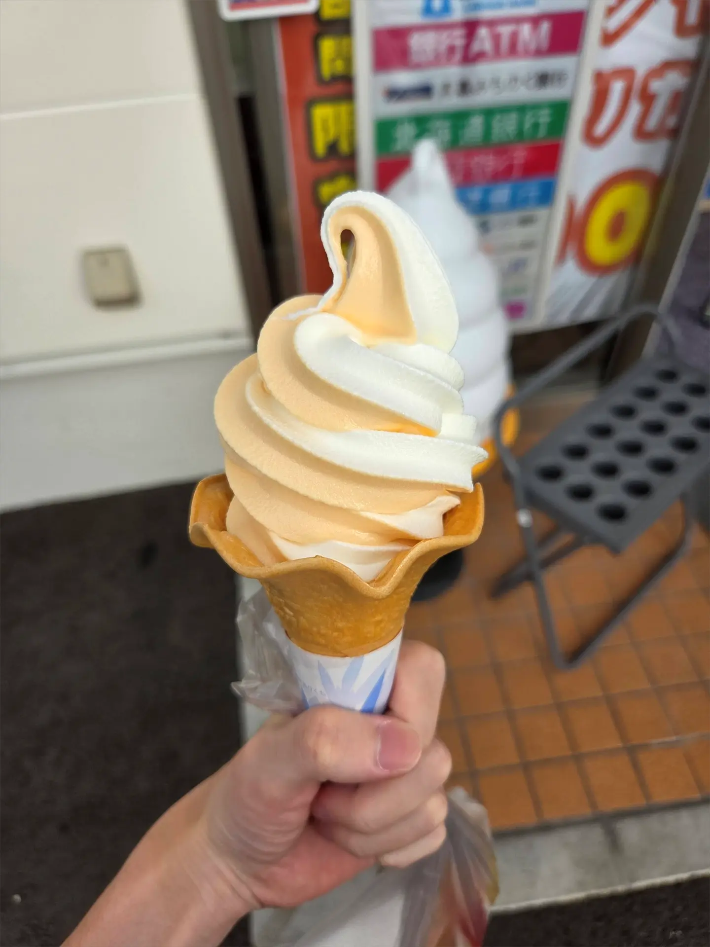 帰りにローソンのソフトクリームを食べて解散高いけど美味かったのでまた食べたい