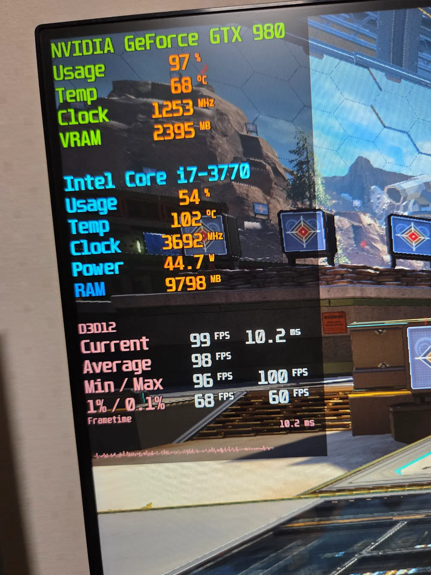 サブPCで遊んでたら暑すぎてCPU温度が102℃に到達※後日グリス塗りなおしたら70℃台に落ち着きました